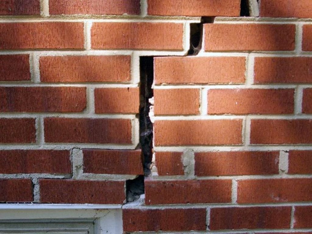 ремонт трещин в стенах частного дома